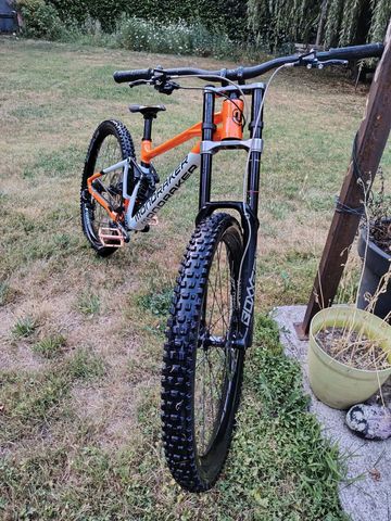 Used Mondraker SUMMUM 2023 2023 Mountainbike, Orange — image 4 of 5