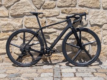 Käytetty Avona CALLIS SRAM Rival 2026 Road & Gravel