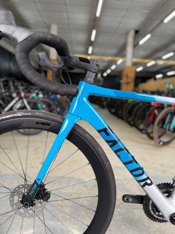 Gebrauchtes Factor O2 Di2 2024 Road & Gravel, Blau — Bild 20 von 24