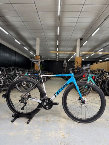 Used Factor O2 Di2 2024 Road & Gravel