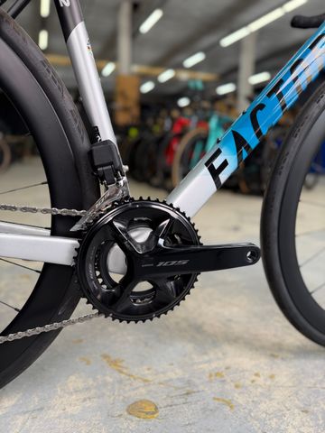 Gebrauchtes Factor O2 Di2 2024 Road & Gravel, Blau — Bild 11 von 24