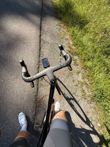 Used Giant Contend Shimano 105 2023 Road & Gravel, Black — image 4 of 5
