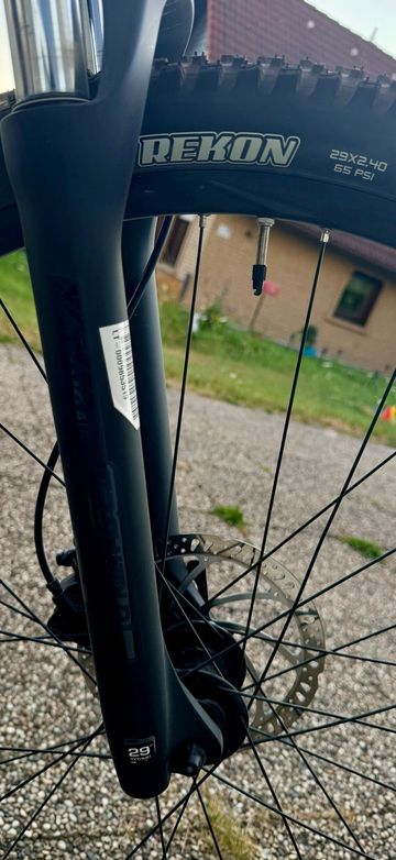 Tweedehands Giant Talon E+ 3 29er 2022 2022 Mountainbike — afbeelding 7 van 7