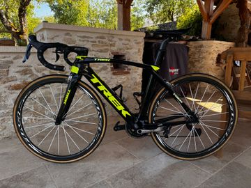 Used Trek Madone 9.9 2018 2018 Road & Gravel, Black — image 2 of 3