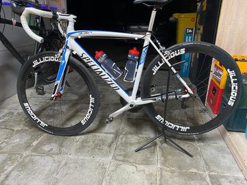 Specialized Allez Sport Compact 2011 2011 Road & Gravel usato