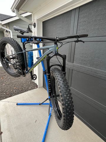 Used Specialized Fatboy Shimano Deore XT 2019 Mountainbike, Blue, 26 — image 4 of 10