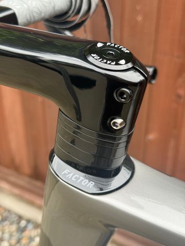 Used Factor ALUTO - Standard package 2026 Frameset 2026 Road & Gravel, Light Gray — image 5 of 12