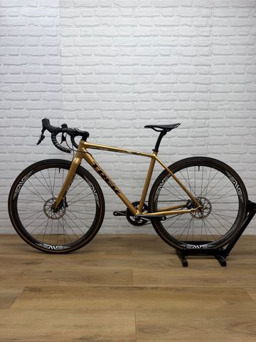 Used Trek Crockett SRAM Apex 2018 Road & Gravel, Orange — image 4 of 6