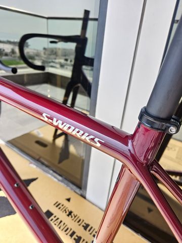 Used Specialized Aethos Frameset 2023 Road & Gravel, Red — image 2 of 6