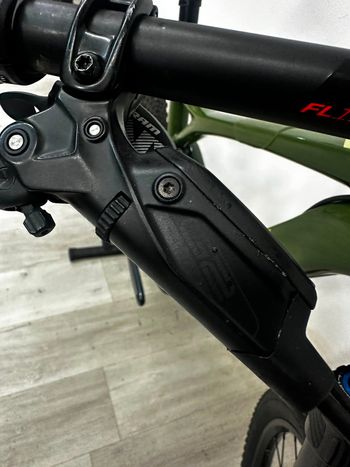 GT Sensor Carbon Expert 2020 2020 Mountainbike usato, Verde — immagine 2 di 6
