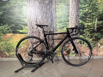 Cannondale CAAD13 Disc 105 2023 2023 Road & Gravel usato, Nero — immagine 1 di 4
