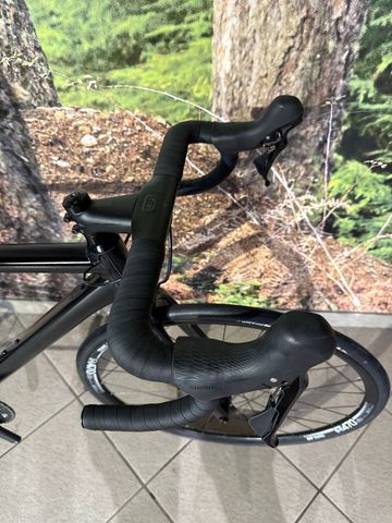 Cannondale CAAD13 Disc 105 2023 2023 Road & Gravel usato, Nero — immagine 3 di 4
