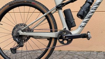 Canyon Lux Trail CF 7 2022 2022 Mountainbike usato, Grigio chiaro — immagine 3 di 9