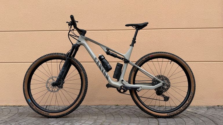 Brugt Canyon Lux Trail CF 7 2022 2022 Mountainbike — billede 1 af 9