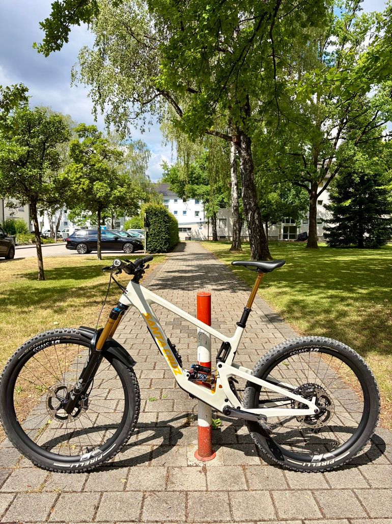 Brugt Santa Cruz Bronson V4.1 Custom Build 2025 Mountainbike — billede 13 af 15