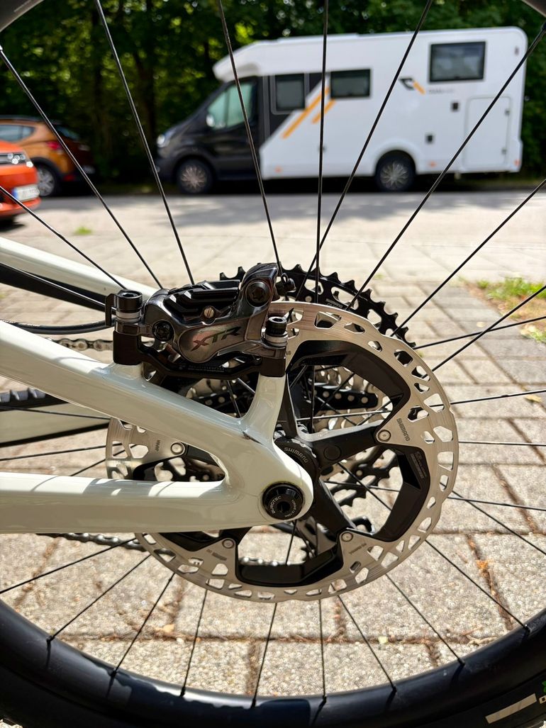 Brugt Santa Cruz Bronson V4.1 Custom Build 2025 Mountainbike — billede 10 af 15