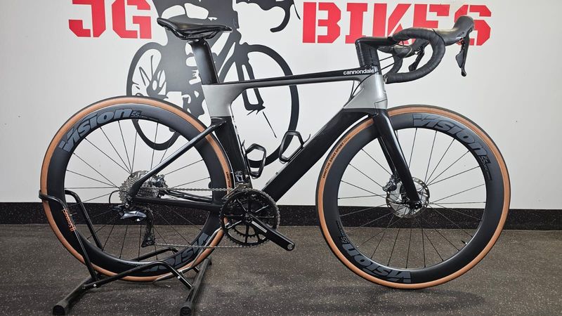 Używany Cannondale SystemSix Carbon Ultegra 2023 2023 Road & Gravel
