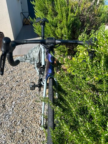 Brugt Trek Emonda Shimano 105 Di2 2024 Road & Gravel — billede 4 af 7