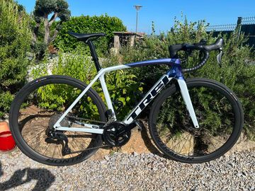 Brugt Trek Emonda Shimano 105 Di2 2024 Road & Gravel — billede 1 af 7