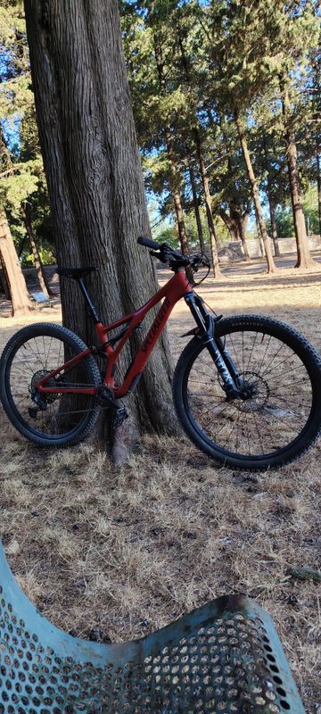 Käytetty Specialized Stumpjumper Shimano SLX 2023 Mountainbike — kuva 1 / 3
