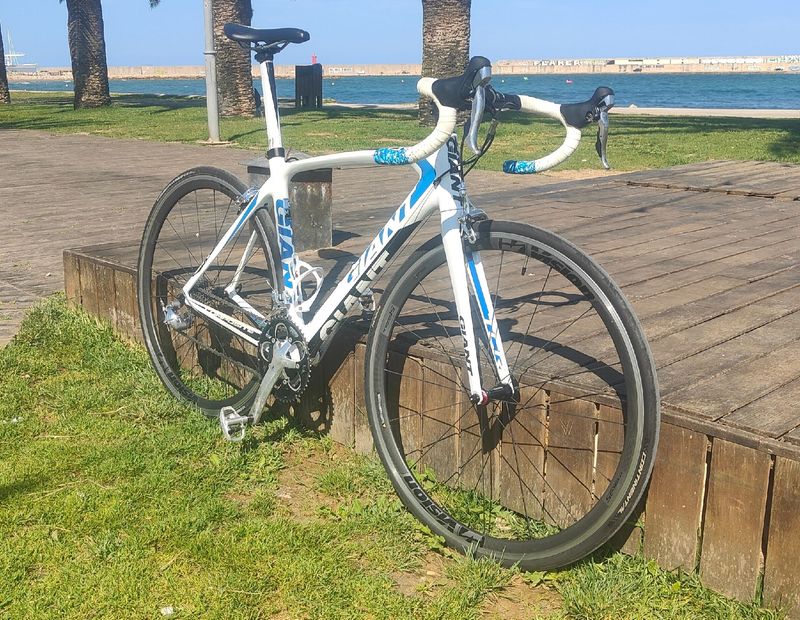 Used Giant TCR Composite 2 2013 2013 Road & Gravel, White — image 1 of 8