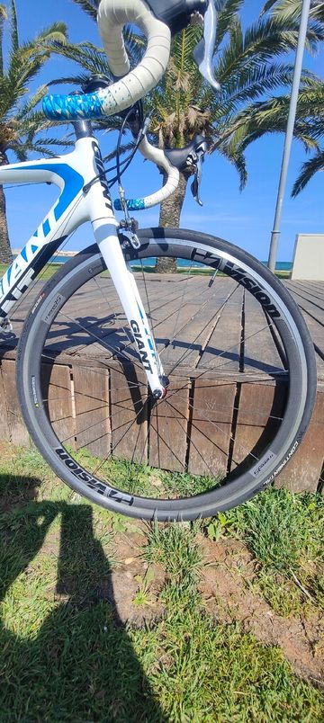Used Giant TCR Composite 2 2013 2013 Road & Gravel, White — image 7 of 8