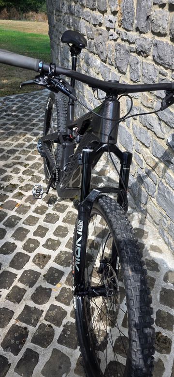 Canyon Spectral:ON CFR LTD 2023 2023 Mountainbike usato, Nero — immagine 15 di 17