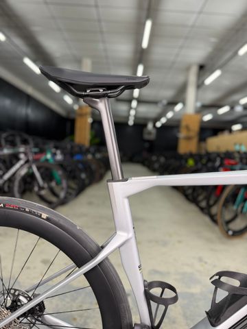 Brugt BMC Roadmachine R01 Di2 2026 Road & Gravel — billede 8 af 24