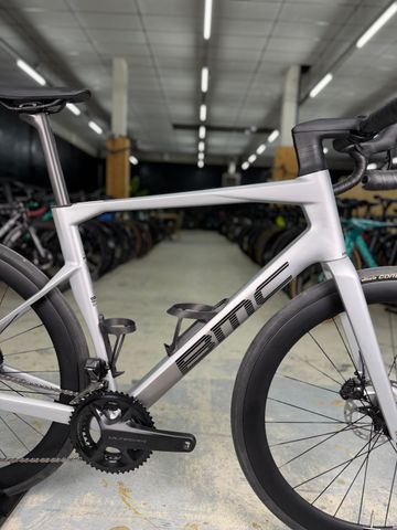 Brugt BMC Roadmachine R01 Di2 2026 Road & Gravel — billede 12 af 24