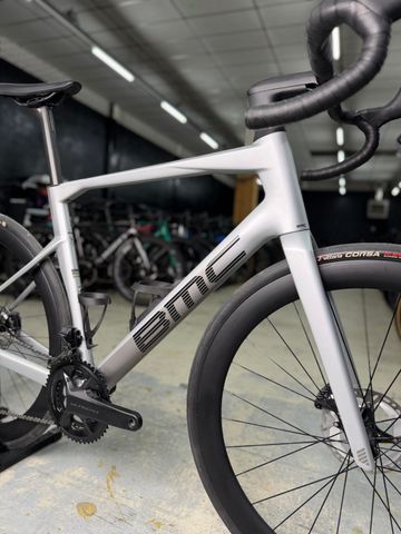 Brugt BMC Roadmachine R01 Di2 2026 Road & Gravel — billede 4 af 24