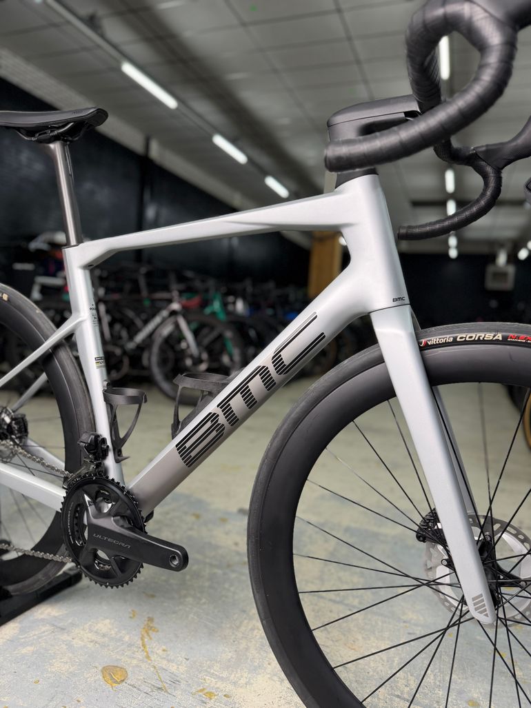 Brugt BMC Roadmachine R01 Di2 2026 Road & Gravel — billede 4 af 24