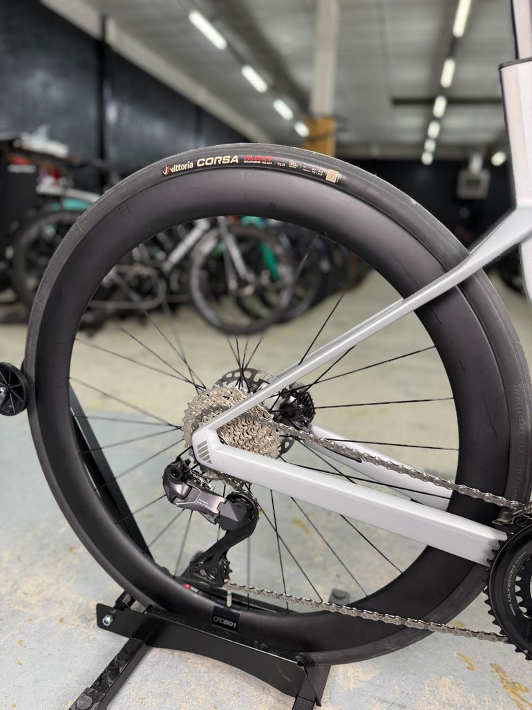 Brugt BMC Roadmachine R01 Di2 2026 Road & Gravel — billede 9 af 24