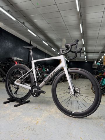 Brugt BMC Roadmachine R01 Di2 2026 Road & Gravel — billede 2 af 24
