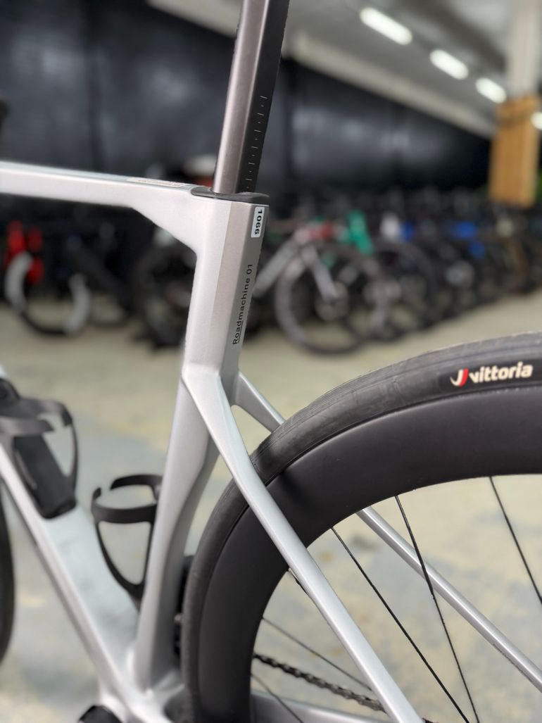 Brugt BMC Roadmachine R01 Di2 2026 Road & Gravel — billede 23 af 24