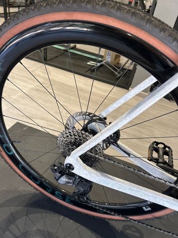 Used Bianchi Impulso RC 2026 2026 Road & Gravel, White — image 8 of 8