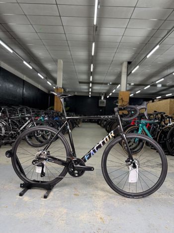 Używany Factor O2 VAM Shimano Ultegra Di2 8170 2023 2023 Road & Gravel