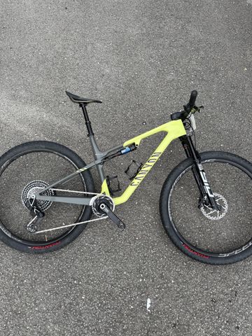 Gebrauchtes Canyon Lux World Cup 2025 Mountainbike, Grün — Bild 3 von 6