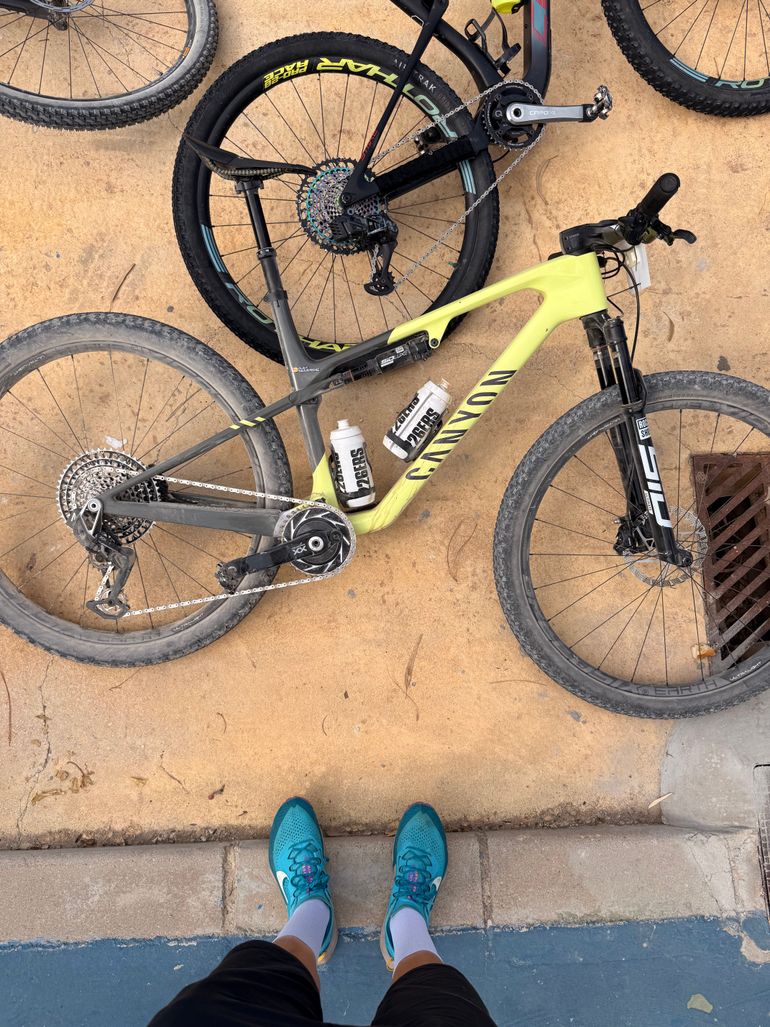 Gebrauchtes Canyon Lux World Cup 2025 Mountainbike, Grün — Bild 4 von 6
