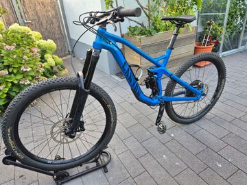 Used Canyon Strive AL 6.0 2018 Mountainbike, Blue — image 3 of 23