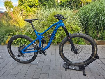 Used Canyon Strive AL 6.0 2018 Mountainbike, Blue — image 1 of 23