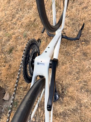 Used Specialized Roubaix SL8 Comp 2025 2025 Road & Gravel, White — image 6 of 12