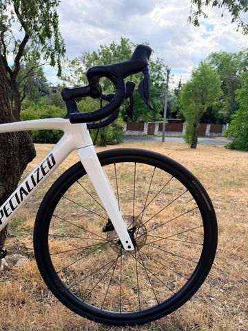 Used Specialized Roubaix SL8 Comp 2025 2025 Road & Gravel, White — image 3 of 12