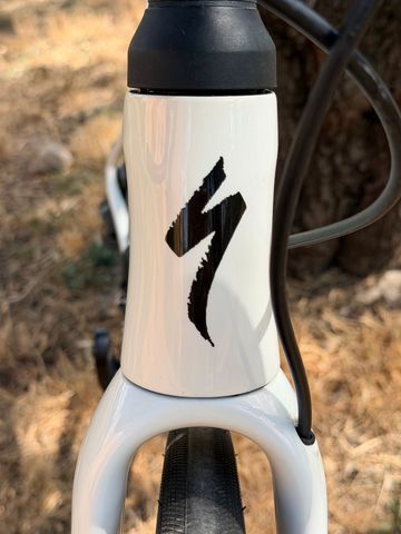 Used Specialized Roubaix SL8 Comp 2025 2025 Road & Gravel, White — image 9 of 12