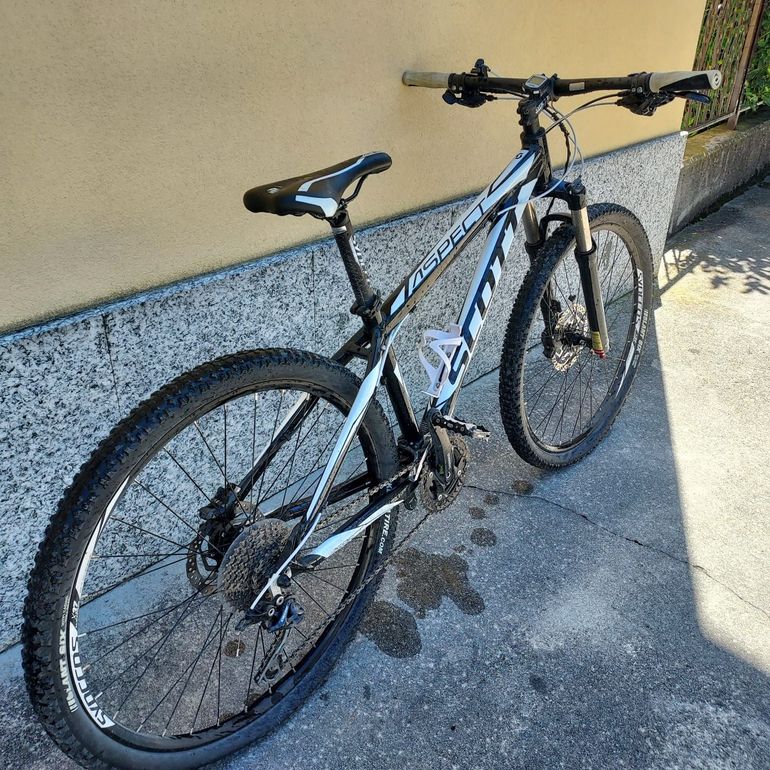 Scott SYNCROS 2017 Mountainbike usato, Nero — immagine 2 di 8