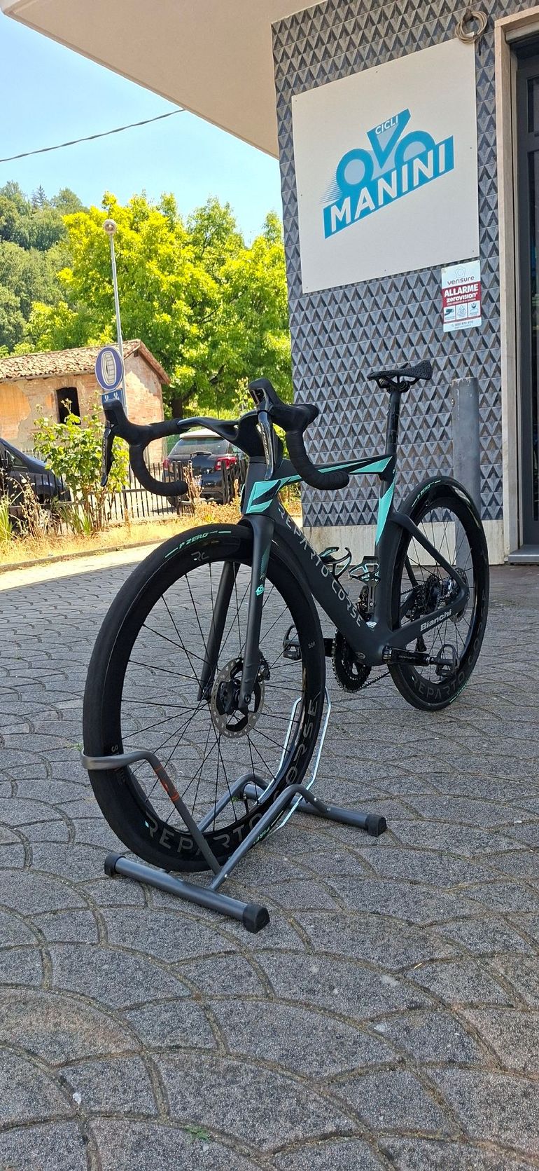 Brugt Bianchi Oltre RC Durace Di2 2025 2025 Road & Gravel — billede 3 af 5
