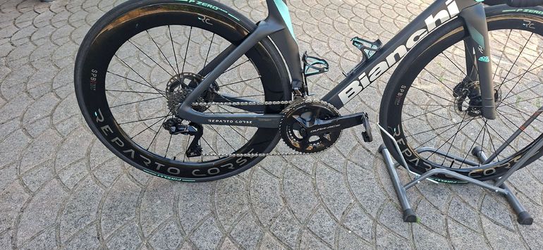 Brugt Bianchi Oltre RC Durace Di2 2025 2025 Road & Gravel — billede 2 af 5
