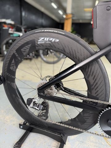 Used BMC Speedmachine 01 LTD 2024 2024 Road & Gravel, Black — image 9 of 24