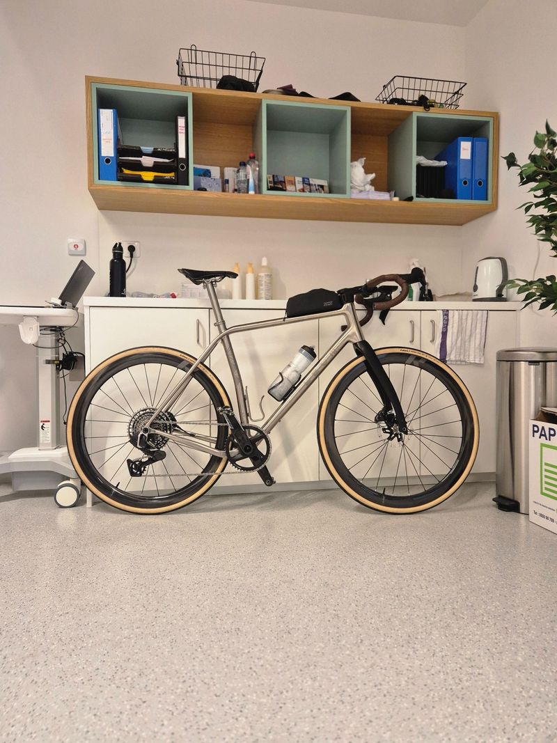 Używany Léon Custom SRAM Force eTap AXS 2026 Road & Gravel