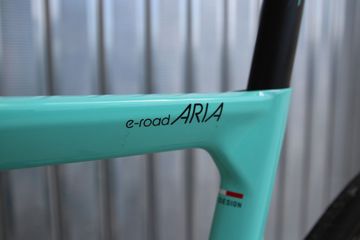 Brugt Bianchi Aria e-Road 105 Di2 2023 2023 Road & Gravel — billede 3 af 14