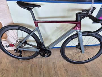 Focus IZALCO MAX 8.9 2024 2024 Road & Gravel d'occasion